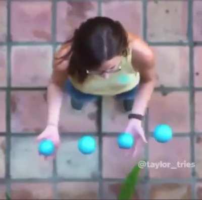 Ball Juggling - Birds eye view!