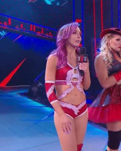 Peyton Royce in her little ring gear. 🤩🔥