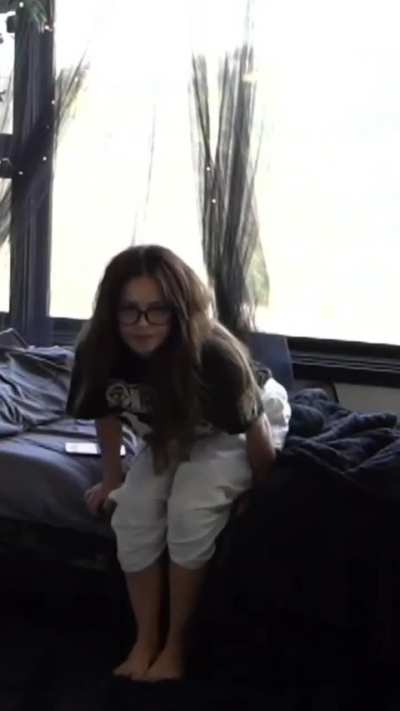 Valkyrae getting out of bed during marathon stream w/ Cinna - February 2025