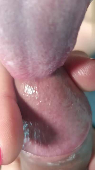 Convencia a mi esposo que me dejara mamar otra verga 