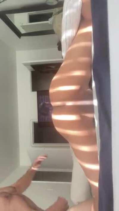 29 sexy bottom here.