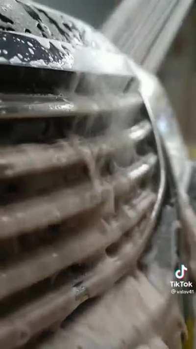 Not all fans of car detailing but this one was just toooo good