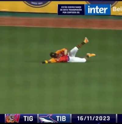 [Highlight] Ronald Acuna Jr Sliding Catch