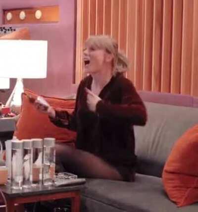 Taylor Swift Bouncing