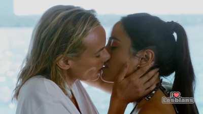 Diane Kruger & Chase Sui Wonders (Out Of The Blue)