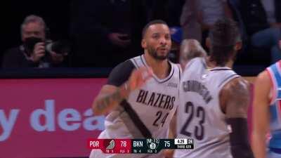 [Highlight] Norman Powell uses the hesitation the get himself a wide open runway to the rim