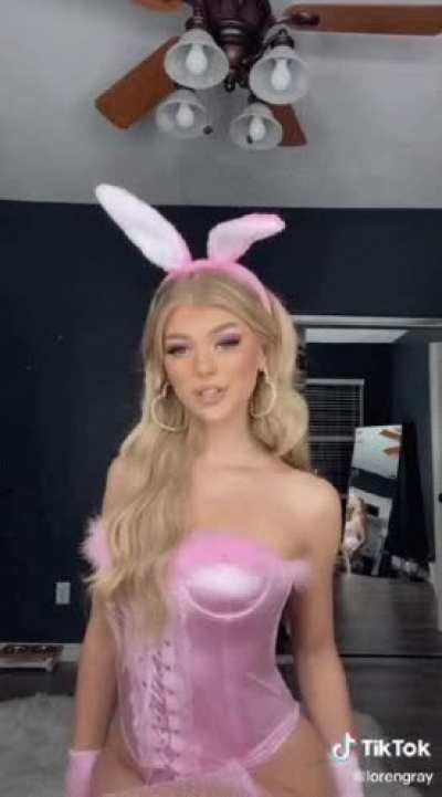 Loren's blowjobs must feel amazing.