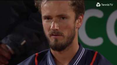 Medvedev breaks the net after DF on a breakpoint