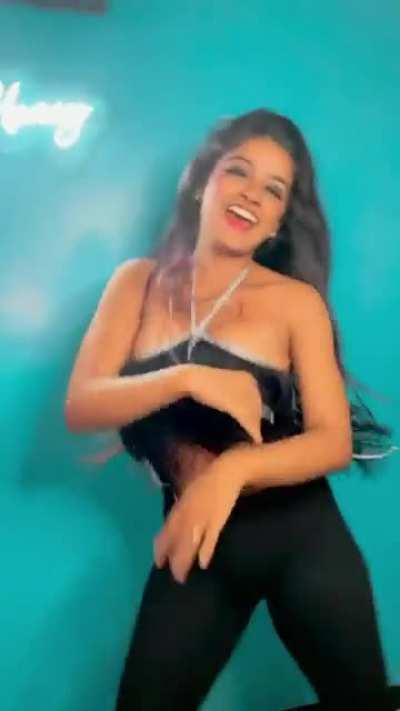 Suhana Khan ( __suhuuu__ )