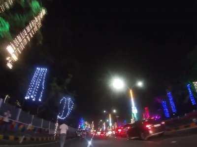 Driving thrhough the city lights. Kudos to NGP traffic police who managed the traffic very well around the crowded areas