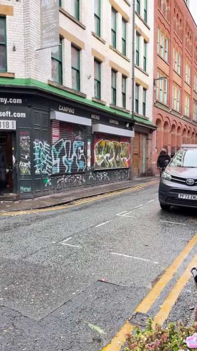 Was thinking I'd not seen BoomboxBarry in a while yesterday, stepped out of the butchers in Northern Quarter and look who appeared!