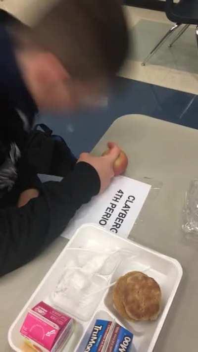 Hmrb why a cut an apple