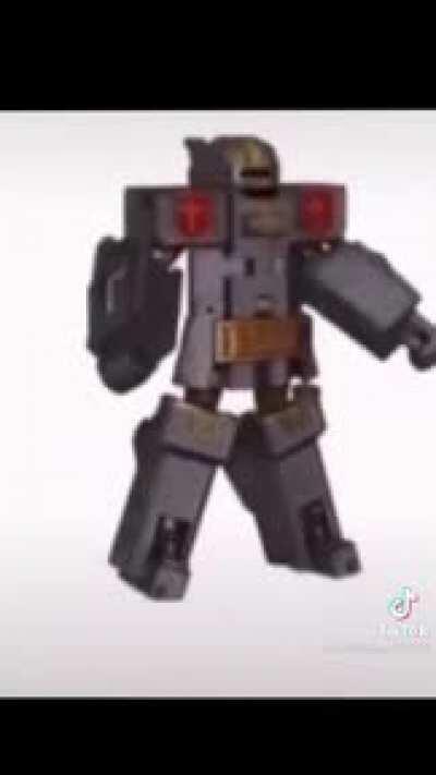 Probablemente este rompiendo un regla del grupo con este video