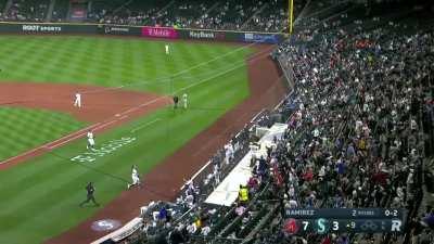 [Highlight] The Mariner Moose gets donged by a foul ball