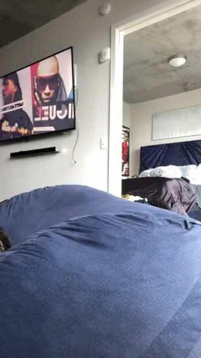 Mizz Twerksum Bussin on the beanbag