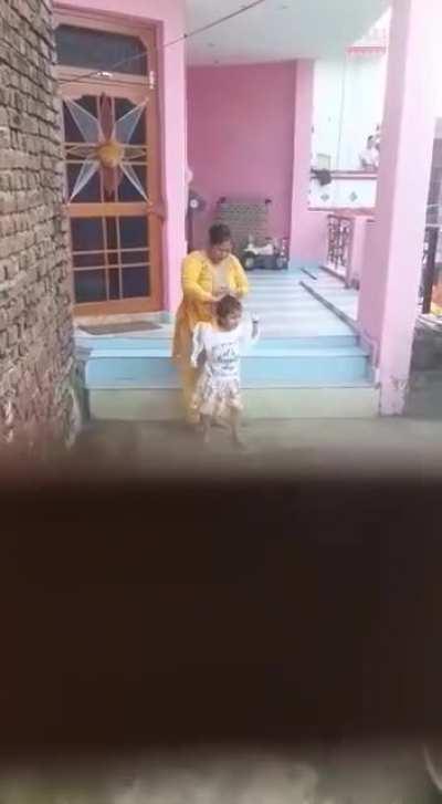 Woman beating up a little girl. Please help track this poor girl and notify her parents! (heart wrenching audio, may want to use headphones)