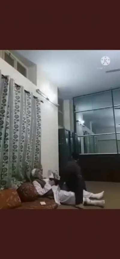 Çaylar içilsin G0tler $ikilsin