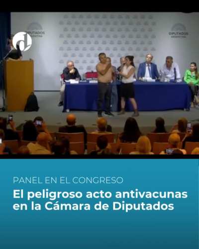 Panel en el congreso: Panel antivacunas