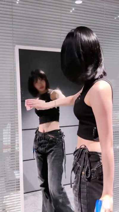 Chaewon - Eve, Psyche & The Bluebeard’s wife by LE SSERAFIM