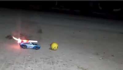 La controla mejor que yo