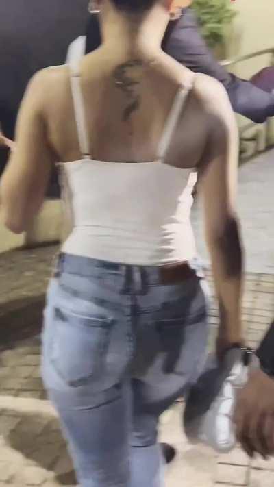 Avneet kaur getting thick at the right places 🥵