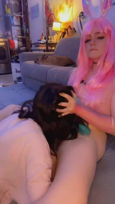 LOL why does everyone just wanna kiss me and then destroy my little throat???😩😋