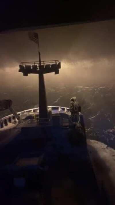 🔥 Snow in the middle of the ocean