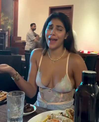 The Way she Jiggles them