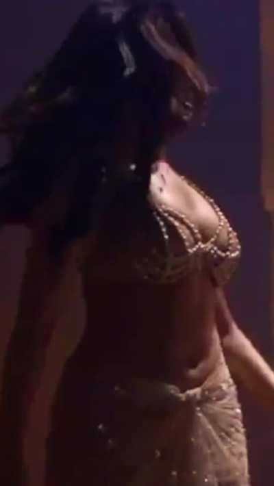 Tamannaah gori maal bc itni badi gaand matka kar kaise tadpa rahi hai lund pagal kar degi fuckkk!!