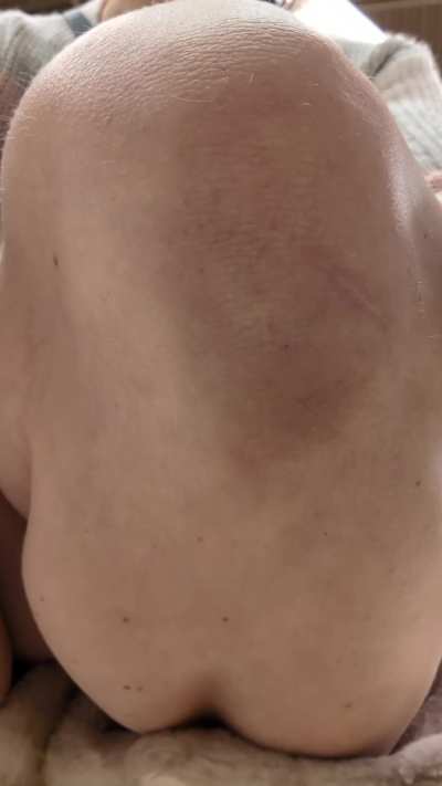 Big buttplug and no panties at the grocery store