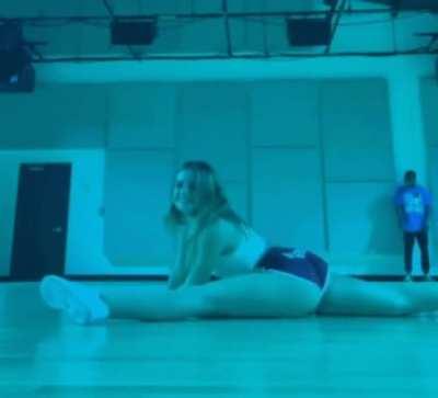 [F4M] Playing Addison Rae in a incest roleplay. Message me with a starter.