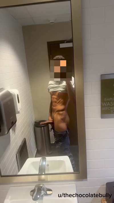 [27] [M4MF/F] [Lancaster, PA] - 6&rsquo;4 190lb bull in search of likeminded couples and select individuals, feel free to reach out if you like what you see.