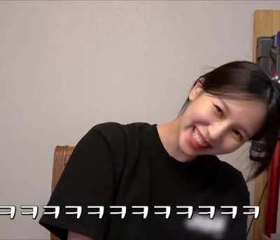 Mina gummy smile + blep