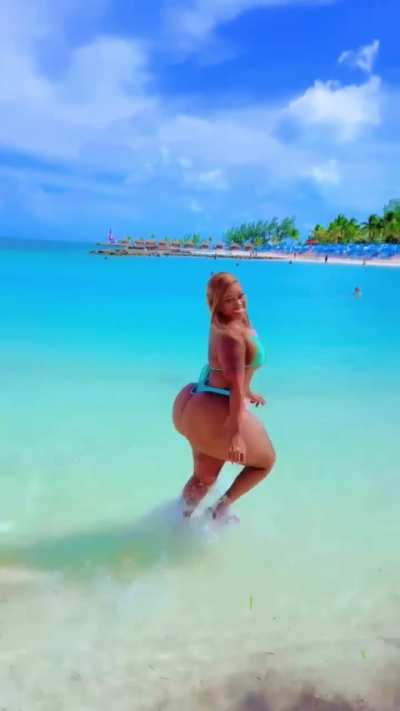 I love me some Vera Sidika