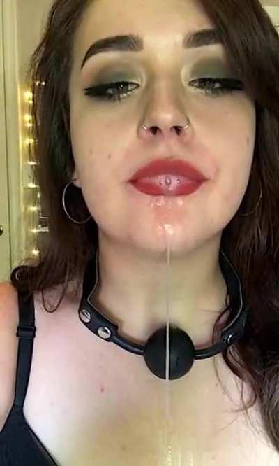 (GIF) I'm pretty when I'm messy 😈