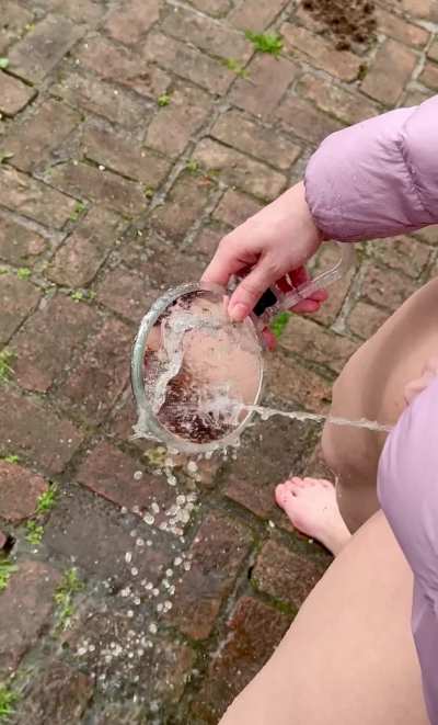 Mirror mirror, watch me piss 😘