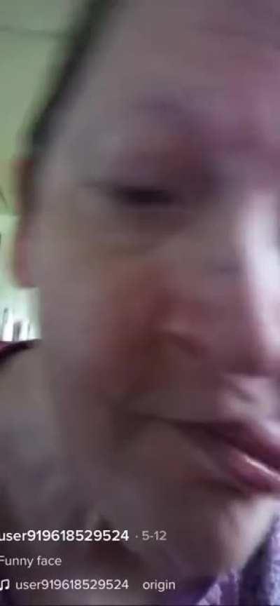 ma’am please brush your tongue