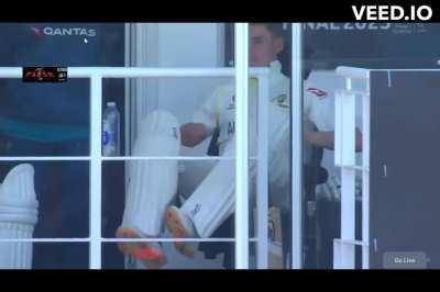 Poor Marnus didn't get enough sleep 😭