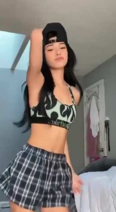Rachel Brockman gym top tiktok
