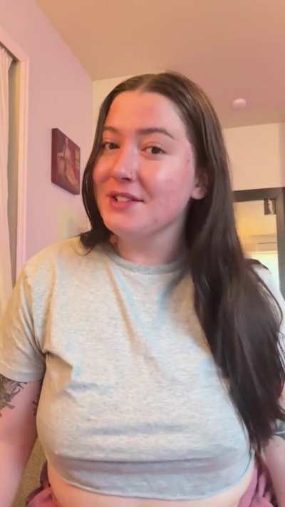 Cute face and loud mouth ;)