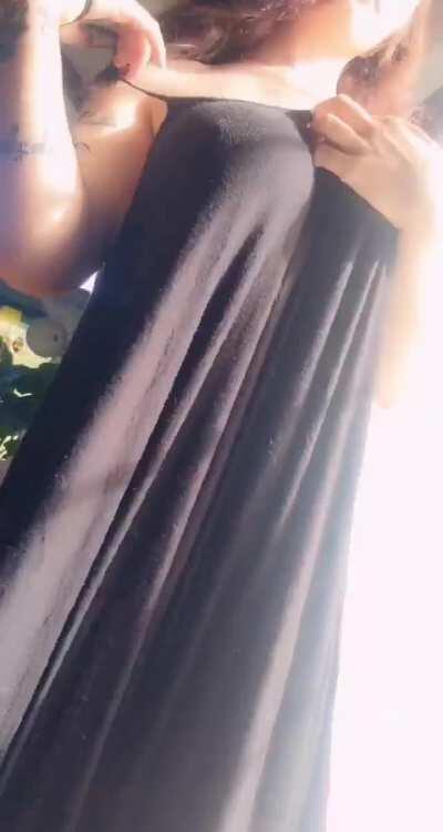 My clothes just fall right off to reveal DDDs [oc]