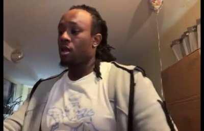 These ain’t the mannerisms of a straight nigga, he flamboyant asl 🤦🏾‍♂️