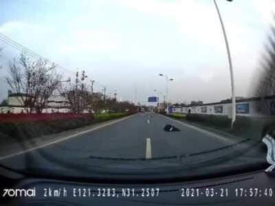 碰瓷都开始卷了吗？差不多得了兄弟