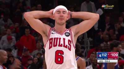 [Highlight] Demar drives and misses to make the tough bucket through contact down 3, Caruso steals and tries to tie himself but fails