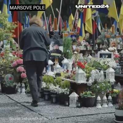 UA POV: The atmosphere at a UAF cemetery in Lviv