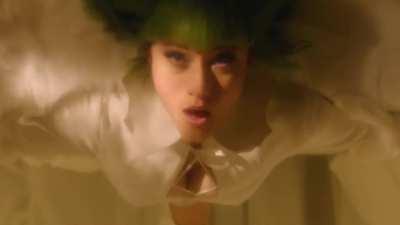 Olivia in green hair rules