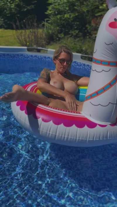 Nothing like rubbing my clit in the pool on a hot day