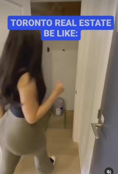 Hot Real-estate flare pants