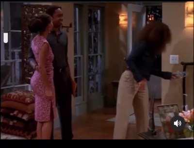 I love how Reggie Hayes slapped it so hard and you can tell by Tracee’s reaction he wasn’t supposed to touch her booty but he did anyway lol