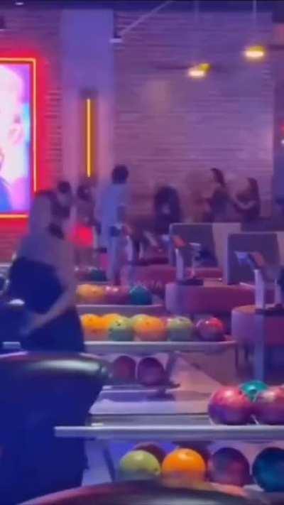 It's better not to fight with anyone in a bowling alley

